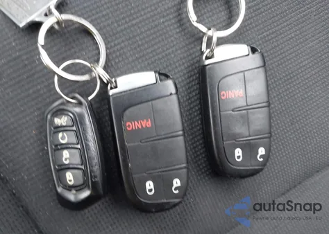 2016 Jeep Grand Cherokee Laredo z USA, uszkodzony, nr VIN 1C4RJFAG8GC338967